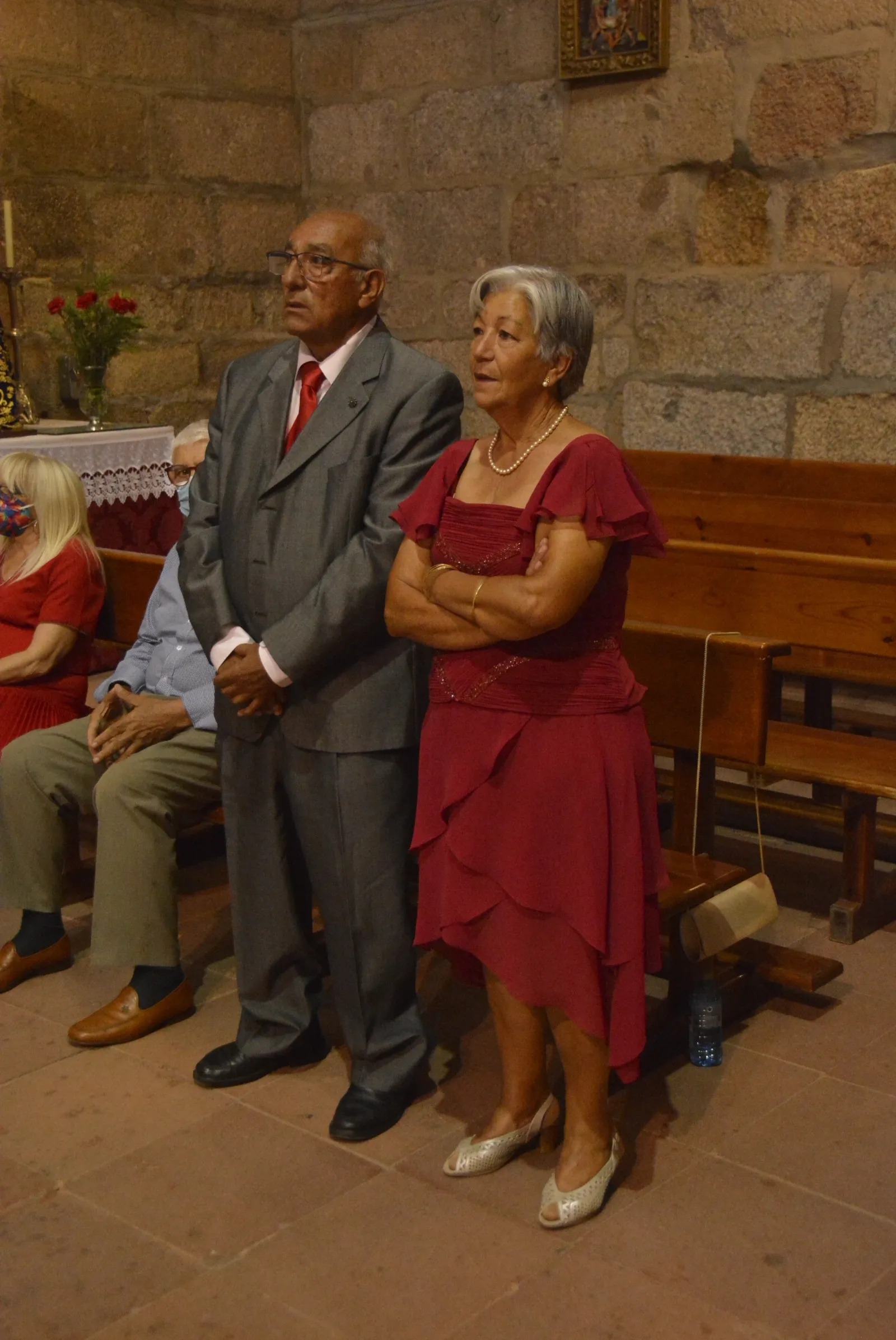 La iglesia parroquial acogía la celebración de las Bodas de Oro para los matrimonios de la comarca