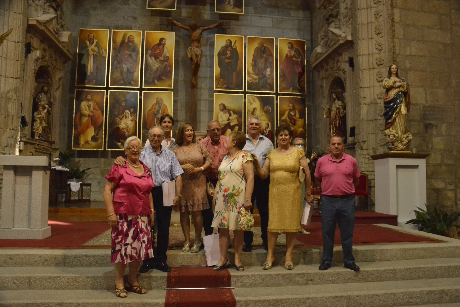 La iglesia parroquial acogía la celebración de las Bodas de Oro para los matrimonios de la comarca