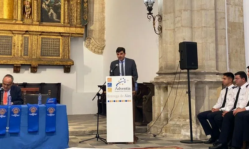 Graduación de los alumnos de la escuela de pilotos de Adventia en Salamanca. Foto Adventia