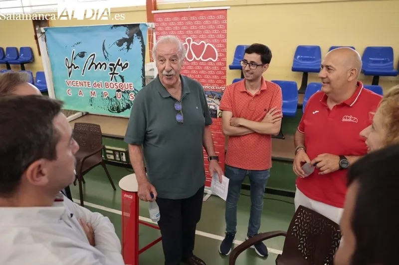 Encuentro de Vicente del Bosque con los participantes en el campus que lleva su nombre. Foto de David Sañudo