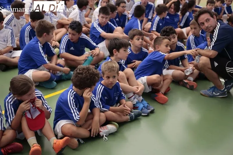 Encuentro de Vicente del Bosque con los participantes en el campus que lleva su nombre. Foto de David Sañudo