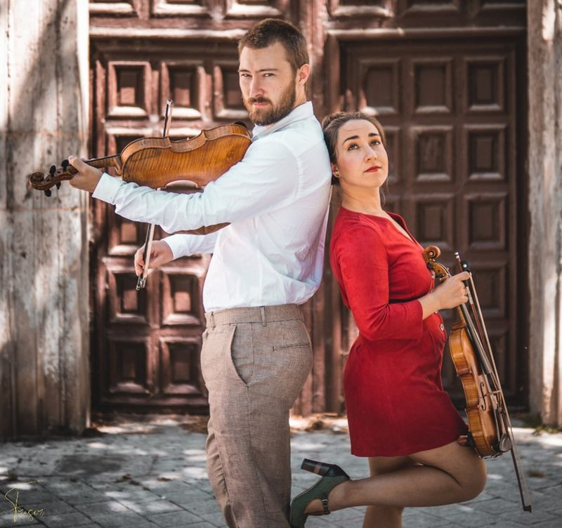 El jueves 14 de julio actuará el dúo vallisoletano San Miguel Fraser formado por Galen Fraser y María San Miguel