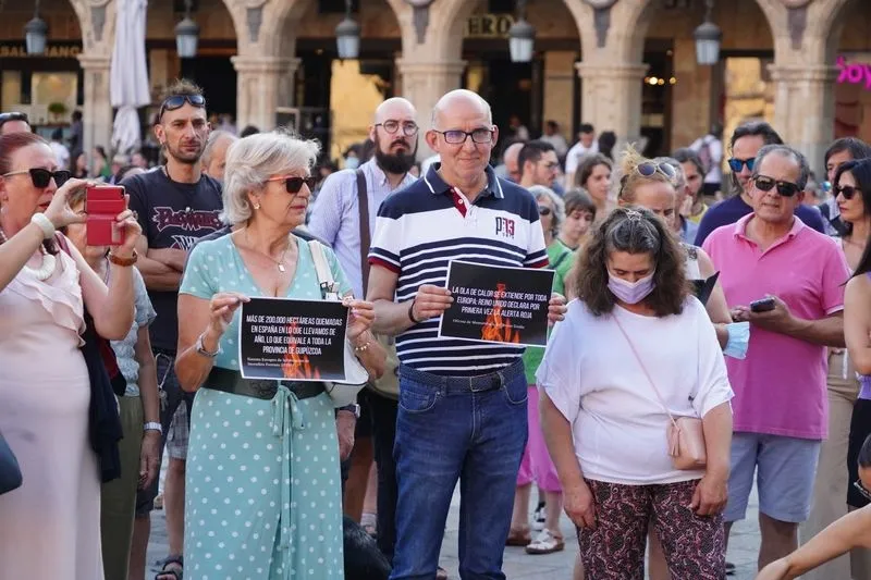 Imágenes de la concentración de esta tarde en la Plaza Mayor