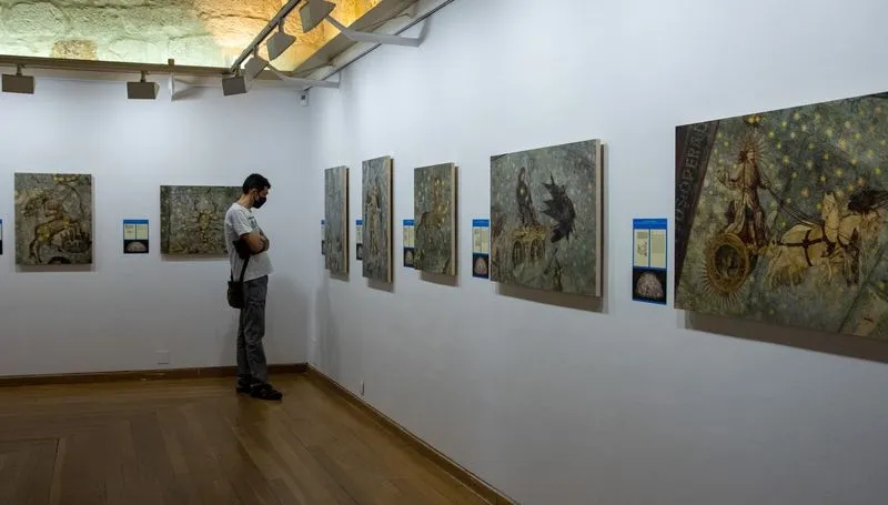 Exposición `El retorno del Cielo de Salamanca. Arte y Astronomía en la Bóveda de la Antigua Biblioteca Universitaria´, en la sala del Patio de Escuelas Menores. Foto USAL