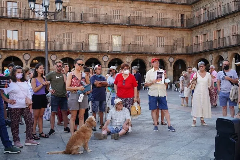 Imágenes de la concentración de esta tarde en la Plaza Mayor
