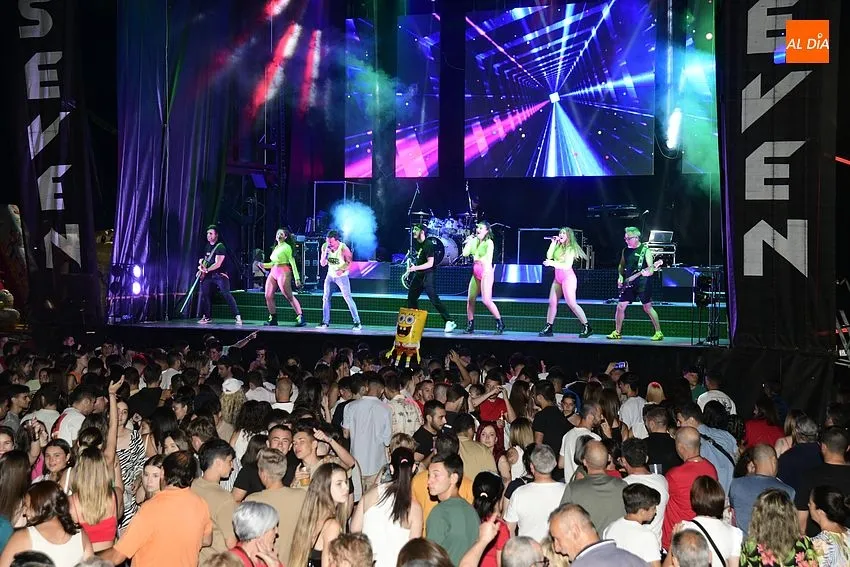 Numeroso público en las fiestas del Barrio Nuevo/ Fotos: Adrián M.Pastor