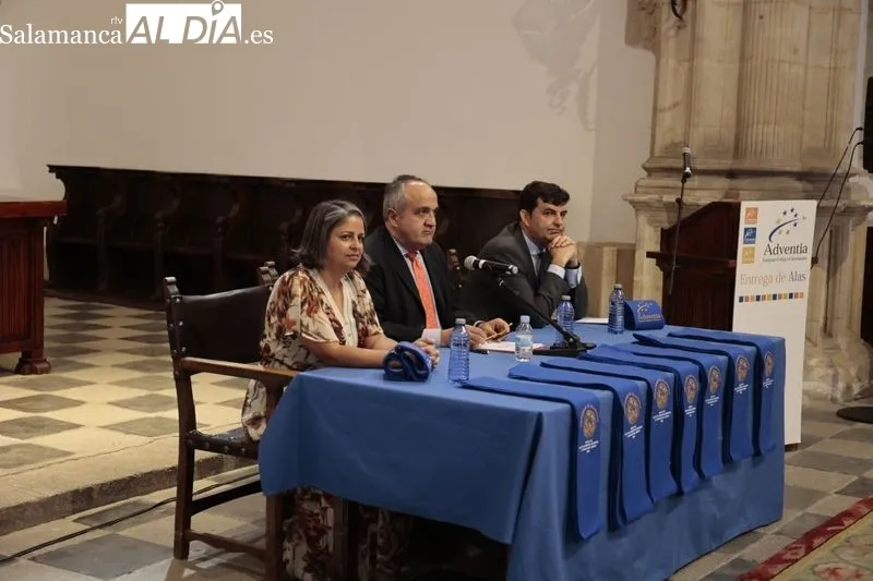 Graduación en el Colegio Fonseca de los pilotos formados en Salamanca por Adventia. Foto de David Sañudo