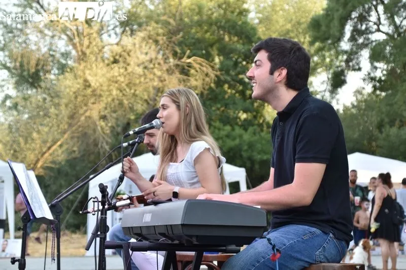 Recital acústico de Miriam Gamallo en la Isla del Soto