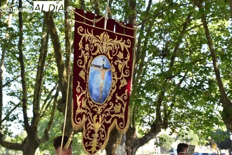 Imágenes de la procesión de la imagen del Cristo del Amor y de la Paz