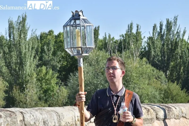 Imágenes de la procesión de la imagen del Cristo del Amor y de la Paz