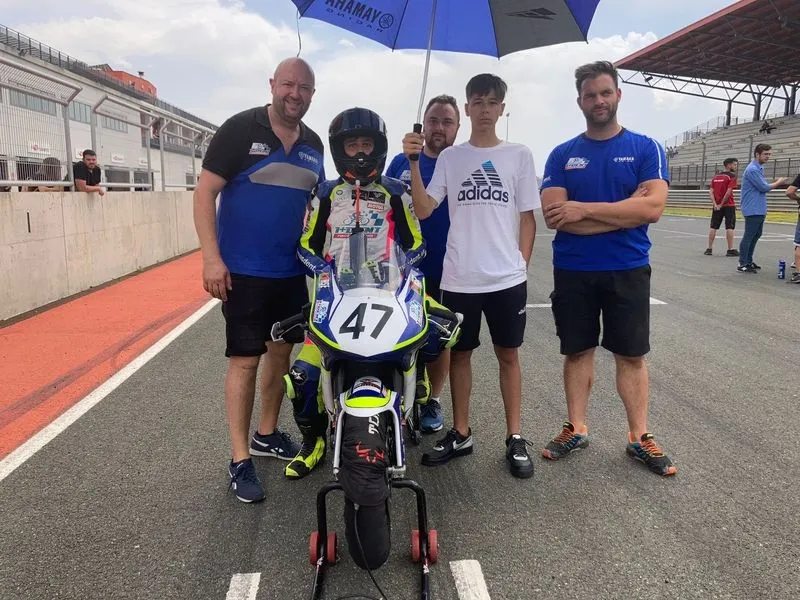 El piloto salmantino Sergio Verdugo en el circuito de Navarra