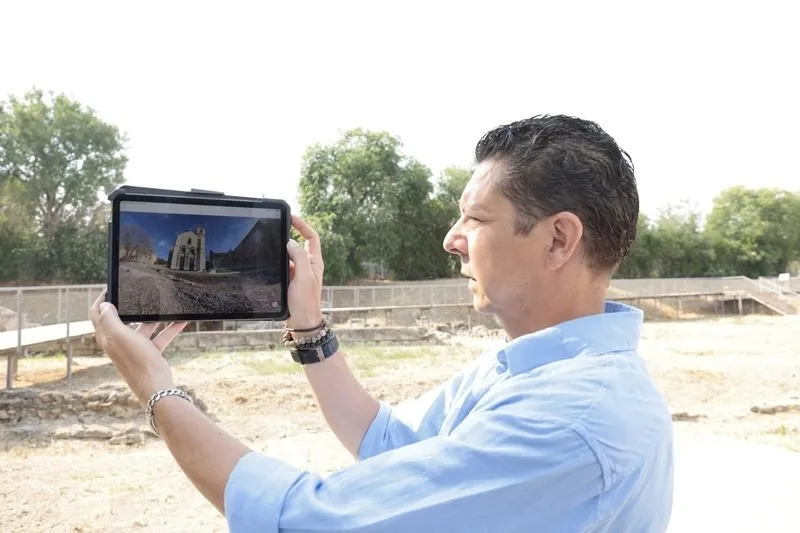 Presentación de estos nuevos recursos turísticos vinculados al patrimonio y a la arqueología en la zona del Botánico. Foto de David Sañudo