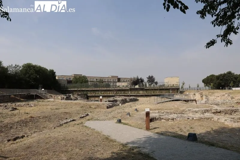 Presentación de estos nuevos recursos turísticos vinculados al patrimonio y a la arqueología en la zona del Botánico. Foto de David Sañudo