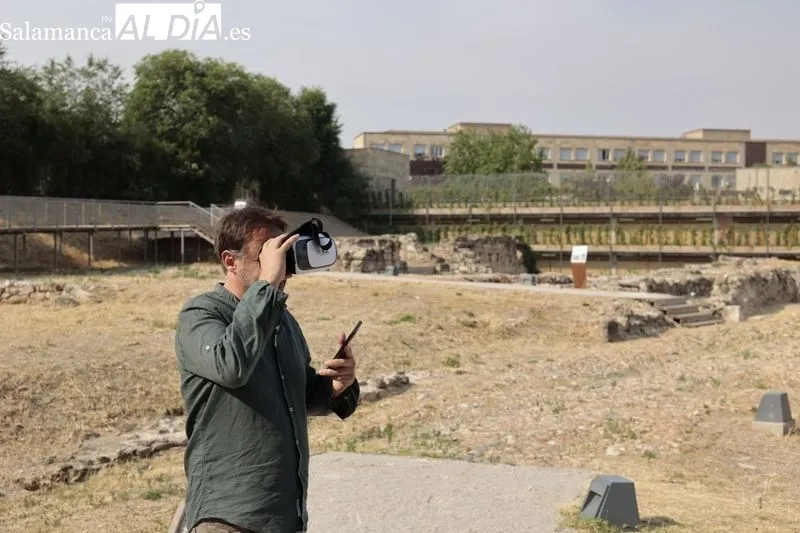 Presentación de estos nuevos recursos turísticos vinculados al patrimonio y a la arqueología en la zona del Botánico. Foto de David Sañudo
