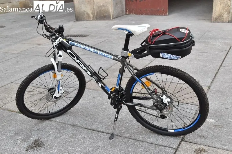 Agentes de la Policía Turística en Salamanca | Fotos: Vanesa Martins