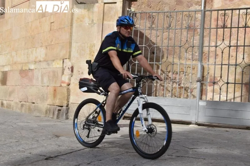 Agentes de la Policía Turística en Salamanca | Fotos: Vanesa Martins