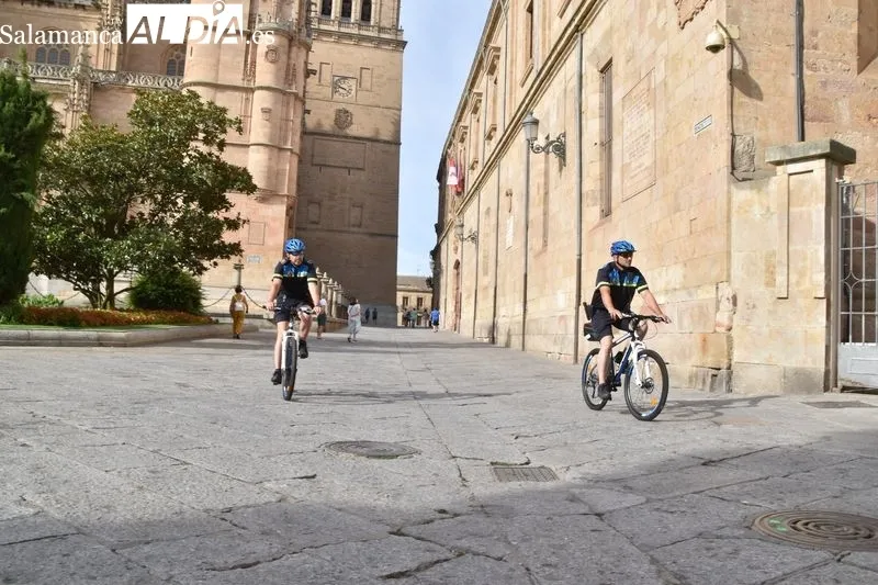 Agentes de la Policía Turística en Salamanca | Fotos: Vanesa Martins