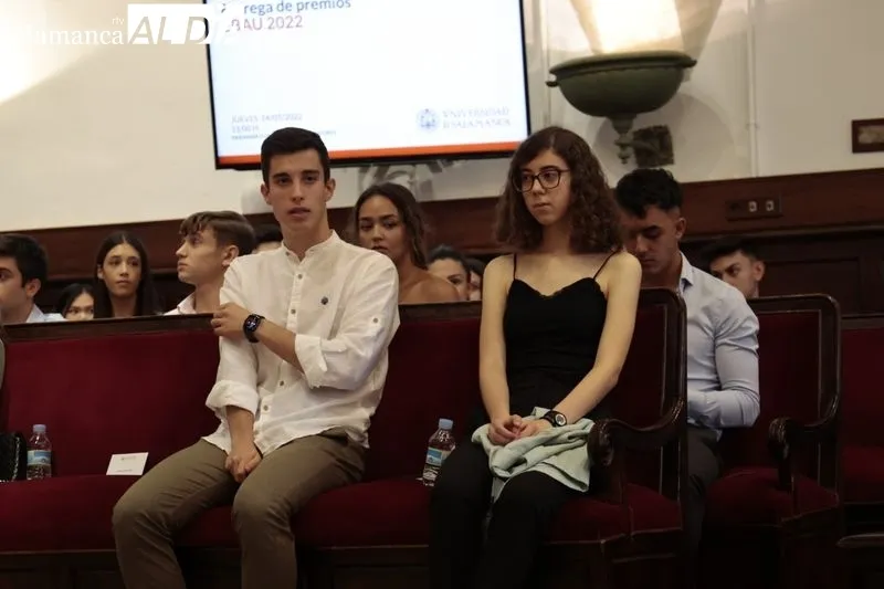 Entregado en el Paraninfo de la USAL de los premios a los estudiantes con mejores calificaciones en la fase general de la prueba de Evaluación del Bachillerato para el Acceso a la Universidad (EBAU). Foto de David Sañudo