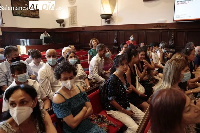 Entregado en el Paraninfo de la USAL de los premios a los estudiantes con mejores calificaciones en la fase general de la prueba de Evaluación del Bachillerato para el Acceso a la Universidad (EBAU). Foto de David Sañudo