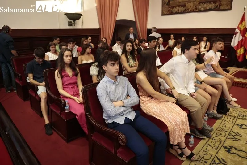 Entregado en el Paraninfo de la USAL de los premios a los estudiantes con mejores calificaciones en la fase general de la prueba de Evaluación del Bachillerato para el Acceso a la Universidad (EBAU). Foto de David Sañudo