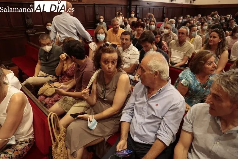 Entregado en el Paraninfo de la USAL de los premios a los estudiantes con mejores calificaciones en la fase general de la prueba de Evaluación del Bachillerato para el Acceso a la Universidad (EBAU). Foto de David Sañudo