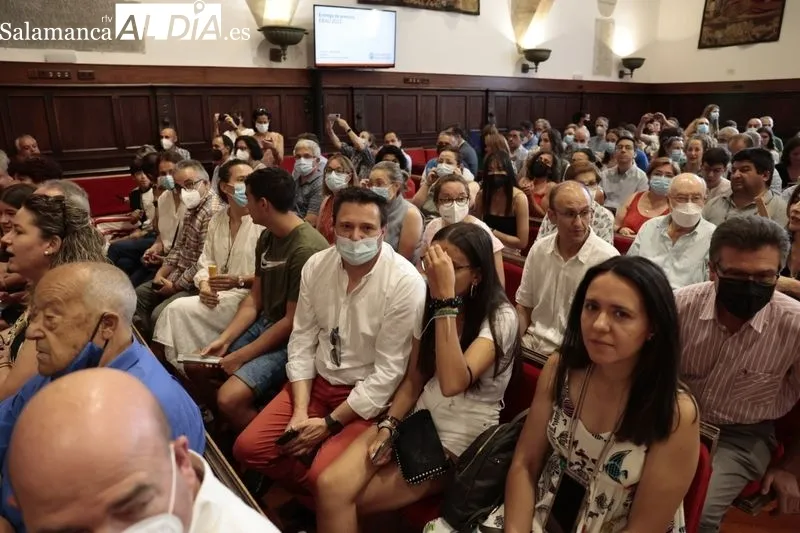 Entregado en el Paraninfo de la USAL de los premios a los estudiantes con mejores calificaciones en la fase general de la prueba de Evaluación del Bachillerato para el Acceso a la Universidad (EBAU). Foto de David Sañudo