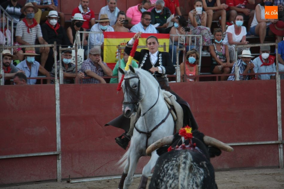 Rocíko Arrogante en su actuación el ñao pasado en Vilvestre, donde cortó un rabo, estará este agosto en Masueco / CORRAL