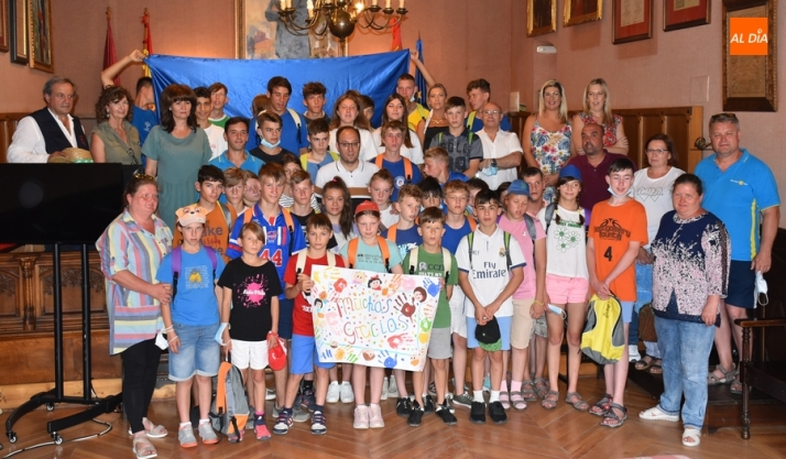 Medio centenar de niños y jóvenes de Ucrania pasan una jornada en Ciudad Rodrigo