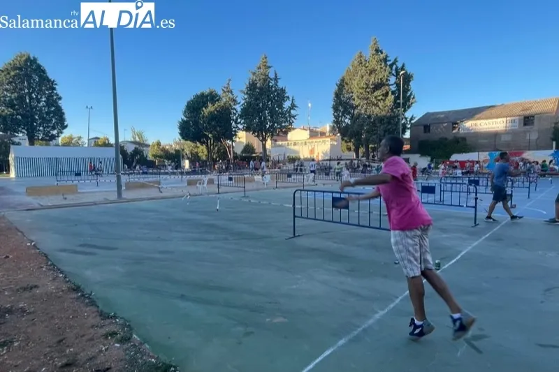 Eo parque La Huerta acogía el torneo Interpeñas de calva y rana 
