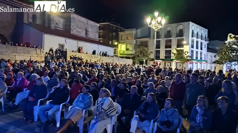 Actuación de Mayalde en Vitigudino / CORRAL