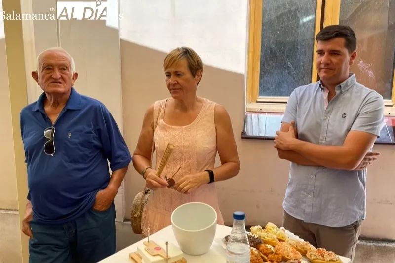 Alcaldes y cargos de la comarca participaban en la recepciòn de fiestas 