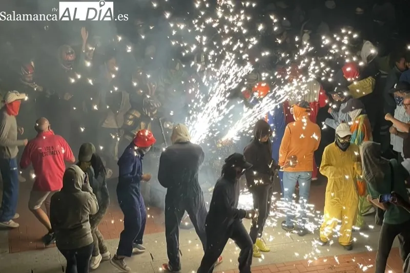 Foto 5 - Pe&ntilde;aranda arde de nuevo junto a Kull D&acute;Sac y miles de personas