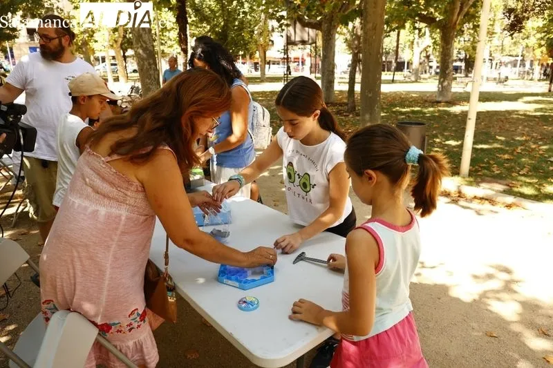 Juegos de mesa en el parque de La Alamedilla. Fotos: David Sañudo