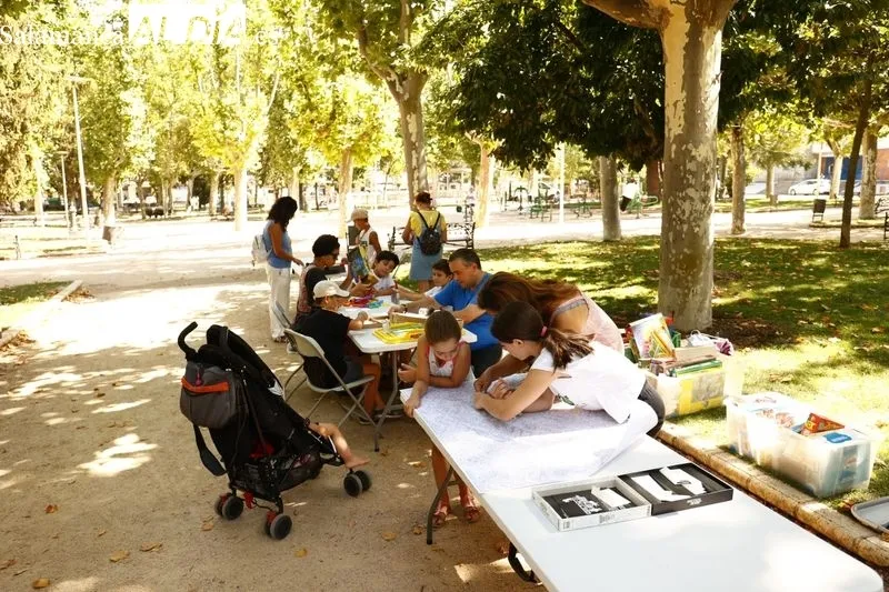 Juegos de mesa en el parque de La Alamedilla. Fotos: David Sañudo