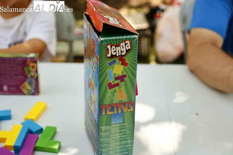 Juegos de mesa en el parque de La Alamedilla. Fotos: David Sañudo