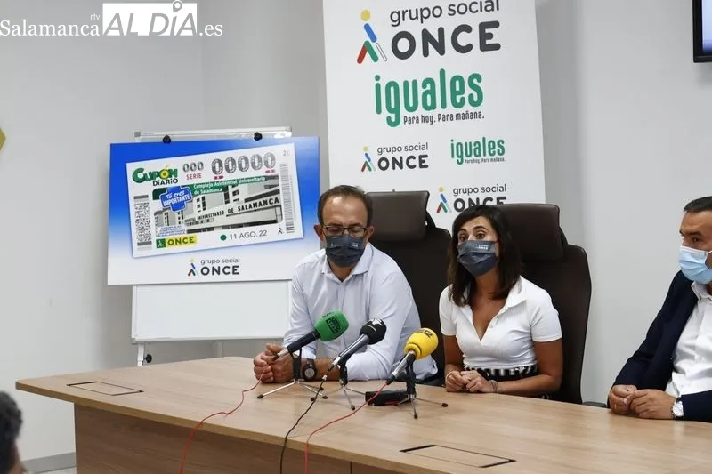 Presentación del cupón de la ONCE dedicado al Hospital Universitario de Salamanca