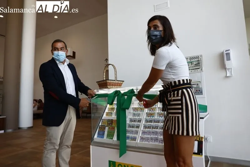 Presentación del cupón de la ONCE dedicado al Hospital Universitario de Salamanca