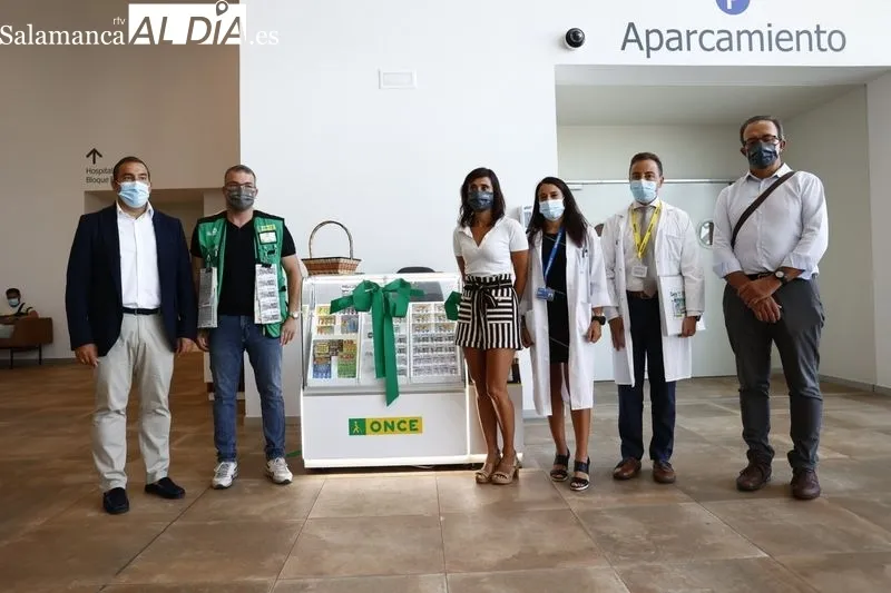 Presentación del cupón de la ONCE dedicado al Hospital Universitario de Salamanca