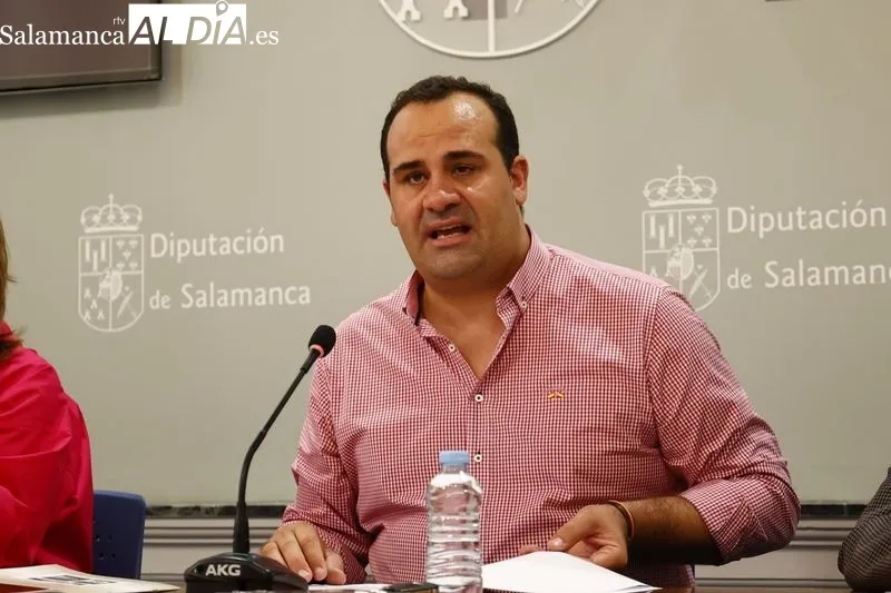 Presentación del nuevo número de 'Los Papeles del Martes'. Fotos: David Sañudo