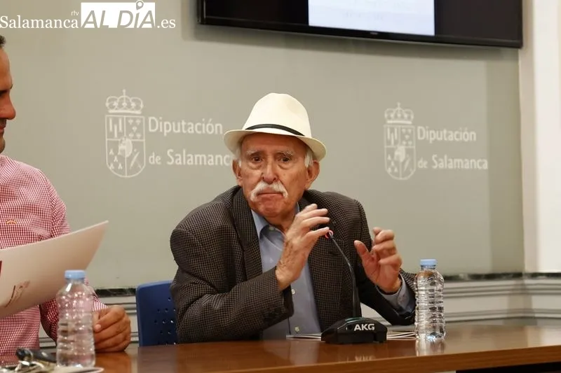 Presentación del nuevo número de 'Los Papeles del Martes'. Fotos: David Sañudo