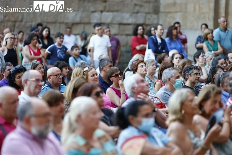 El Patio Chico ha acogido este viernes la última función de la obra 'Elio', de Intrussión Teatro