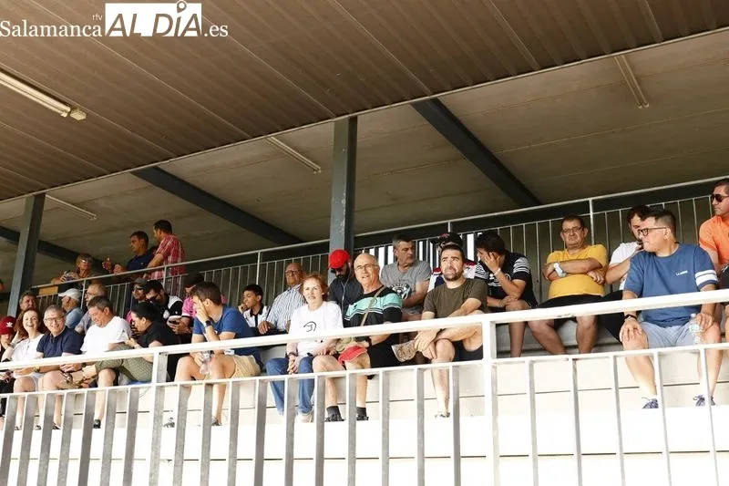 Foto 14 - La afici&oacute;n de Unionistas, fiel a su equipo en el Vicente del Bosque