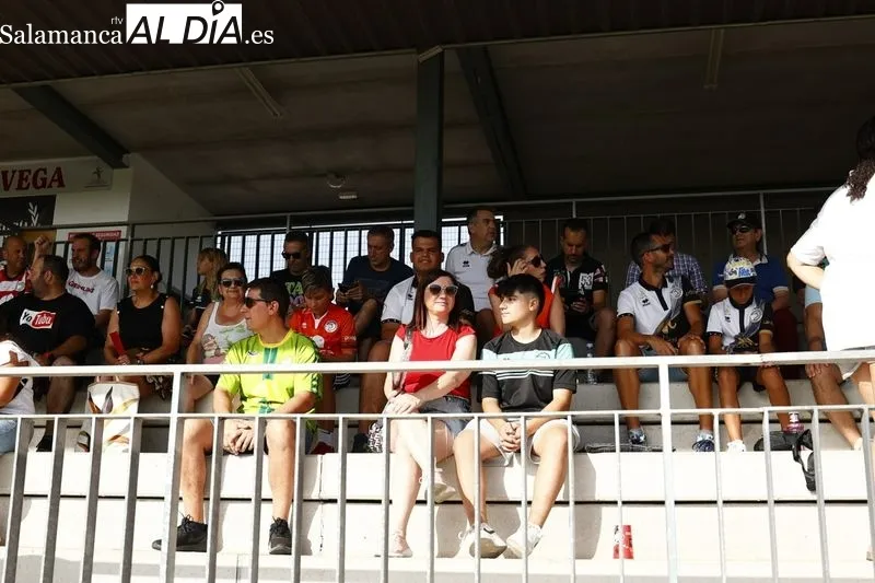 Foto 12 - La afici&oacute;n de Unionistas, fiel a su equipo en el Vicente del Bosque