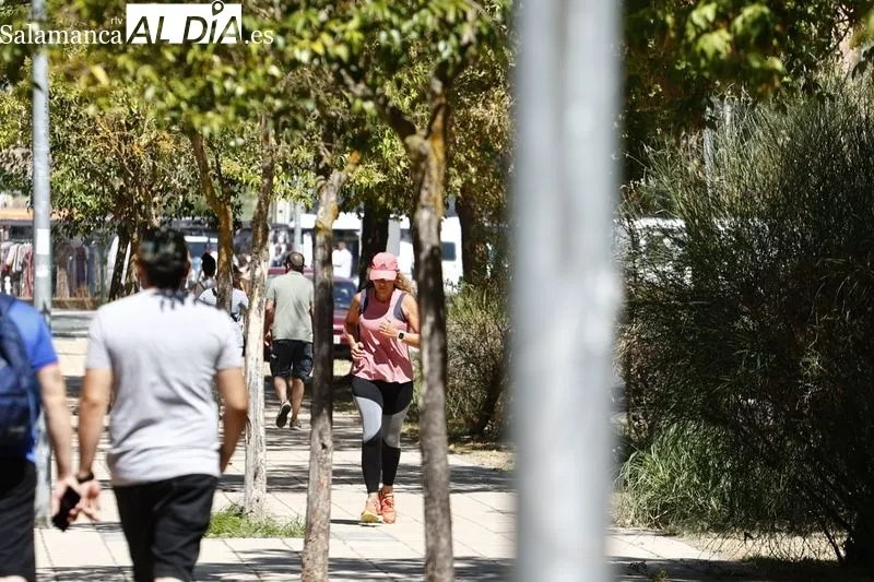 Paseantes y deportistas, esta mañana de domingo en La Aldehuela