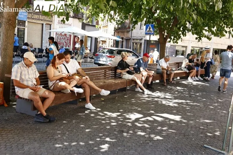Buen ambiente en el centro de Salamanca en la mañana de este lunes festivo