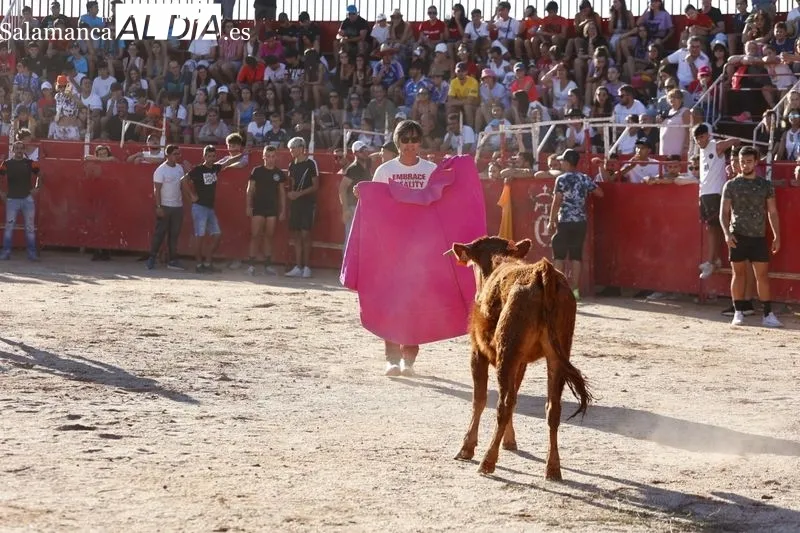 Gran ambiente en la plaza de toros de Carbajosa