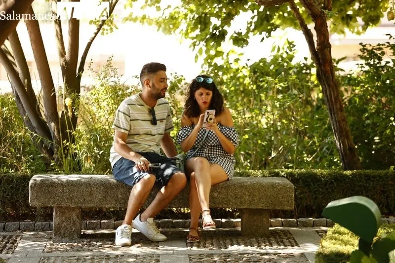 Buen ambiente, pese al calor, en el centro de la capital salmantina