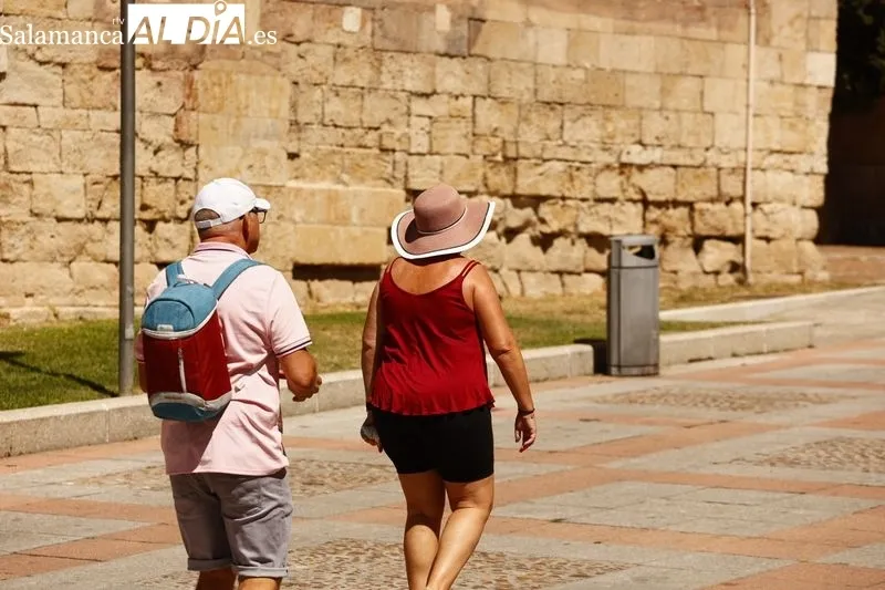 Buen ambiente, pese al calor, en el centro de la capital salmantina