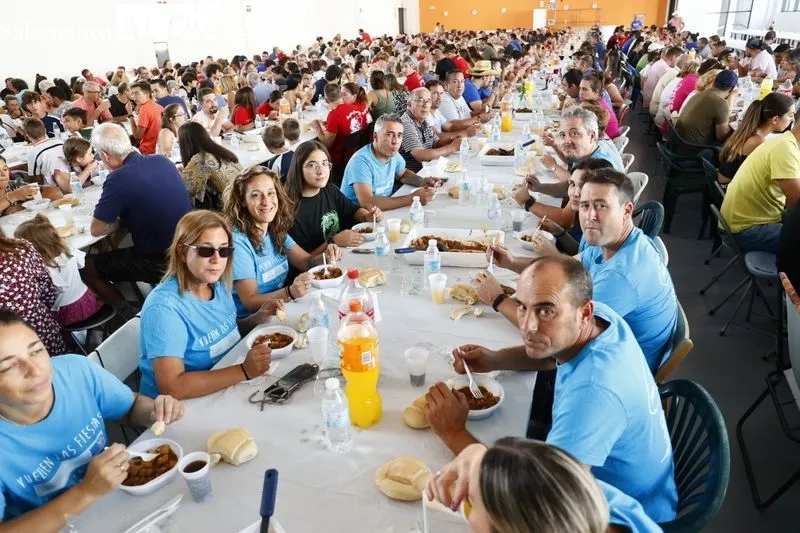 Caldereta popular en Villares de la Reina