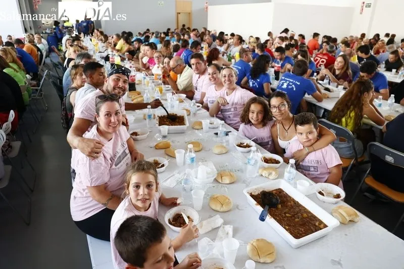 Caldereta popular en Villares de la Reina